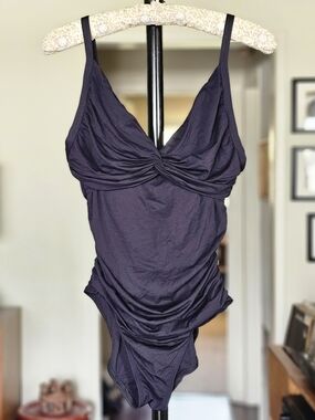 Carmen Marc Valvo Black One-Piece Swimsuit with Twist Front